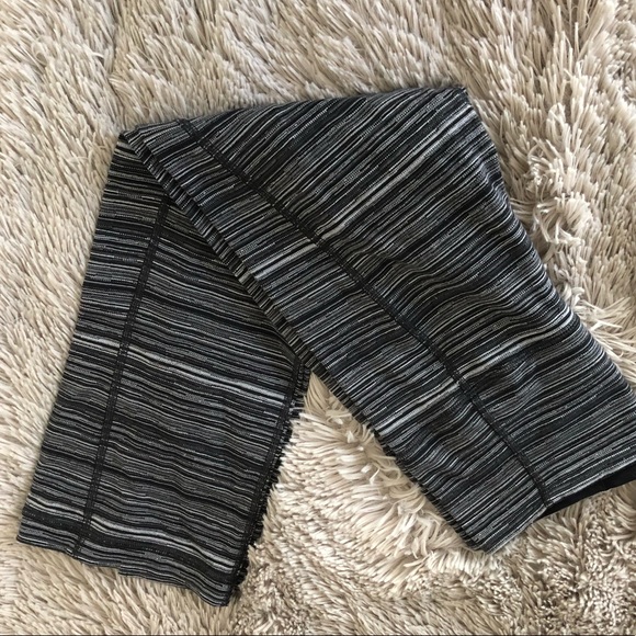 Lululemon Capri Leggings - Picture 3 of 4